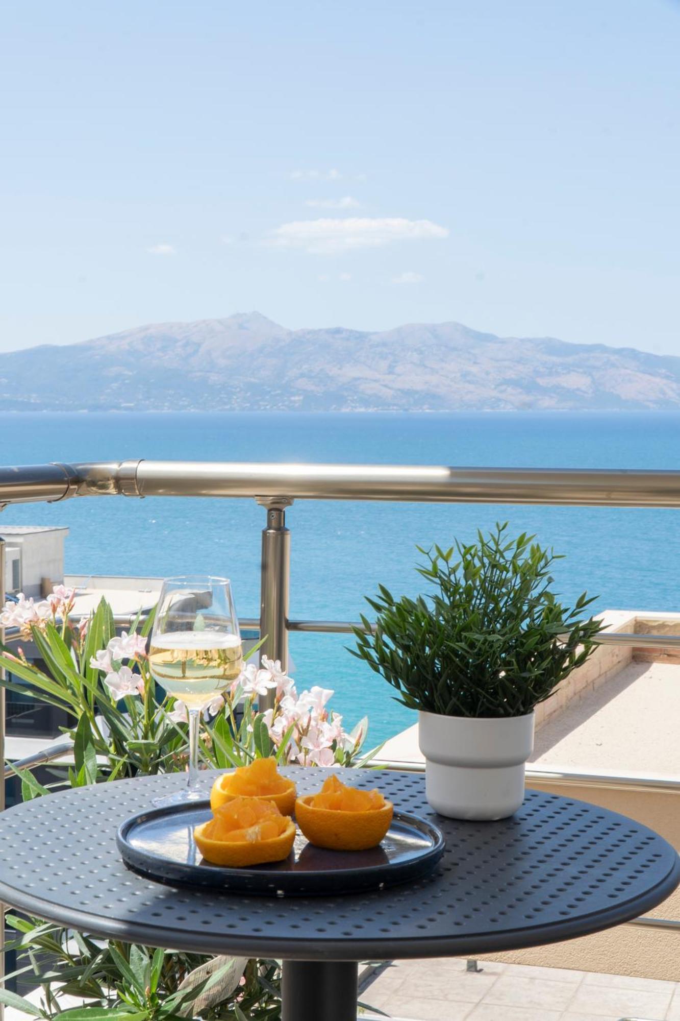 Mateo Apartments Sarande Exterior photo
